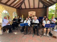 Tolle Musik bei schönstem Wetter